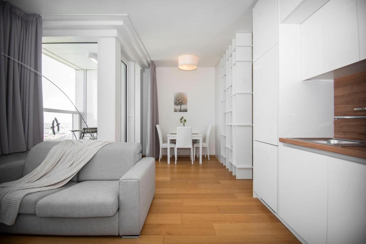 Appartement Luxury 1Bdrm On The 28Th Floor à Bratislava Extérieur photo