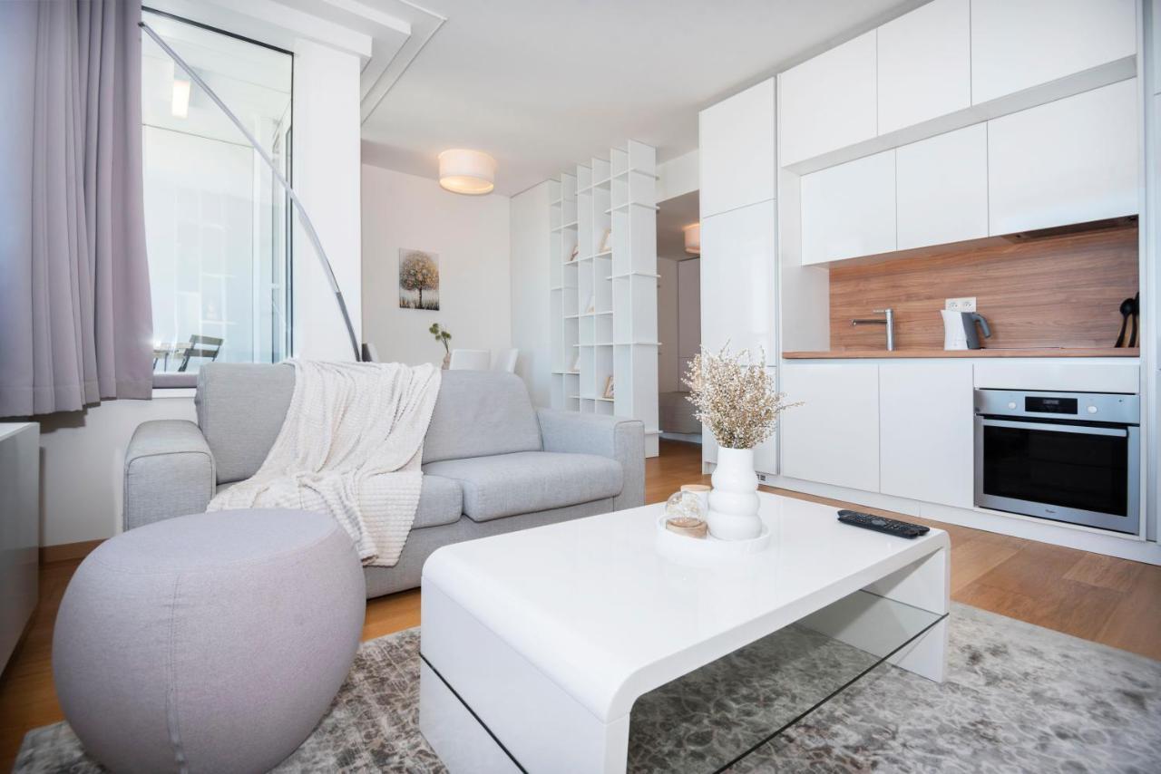 Appartement Luxury 1Bdrm On The 28Th Floor à Bratislava Extérieur photo