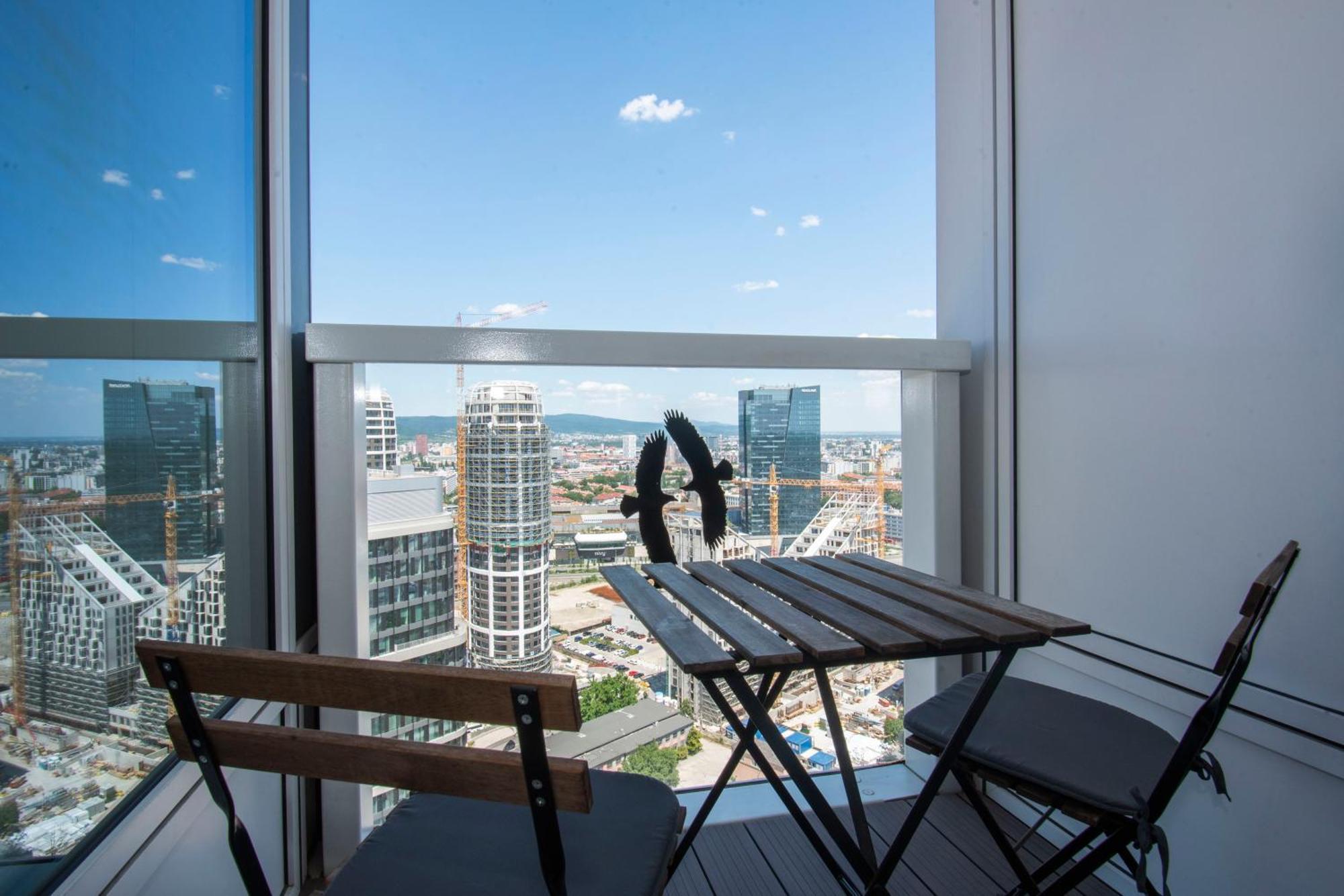 Appartement Luxury 1Bdrm On The 28Th Floor à Bratislava Extérieur photo